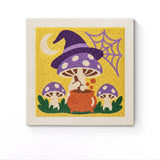 Punch Needle Halloween Amanite Sorcière : tableau brodé terminé sur son cadre