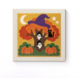 Punch Needle Halloween Arbre au Chapeau : tableau brodé terminé sur son cadre