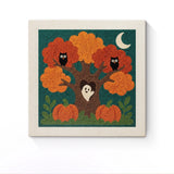 Punch Needle Halloween Arbre aux Hiboux : tableau brodé terminé sur son cadre