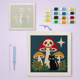 Toile imprimée numérotée et tableau punch needle champignon tête de mort terminé