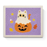 Punch Needle Halloween Chat Perché : tableau brodé terminé sur son cadre