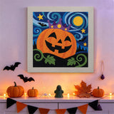 Tableau punch needle citrouille couronnée accroché au mur dans une déco d'Halloween