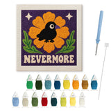 Contenu du kit punch needle corbeau fleuri : toile sur cadre, aiguilles et fils de laine