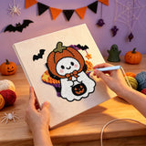 Broderie punch needle en cours sur la toile du fantôme à capuche orange