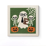 Punch Needle Halloween Fantôme Cravate : tableau brodé terminé sur son cadre