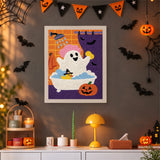 Tableau punch needle fantôme au bain accroché au mur dans une déco d'Halloween