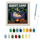 Contenu du kit punch needle fantôme campeur : toile sur cadre, aiguilles et fils de laine