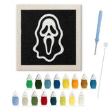 Contenu du kit punch needle Halloween fantôme hurlant : toile sur cadre, aiguilles et fils de laine