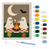 Contenu du kit punch needle fantômes veillée : toile sur cadre, aiguilles et fils de laine