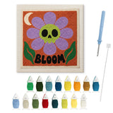 Contenu du kit punch needle Halloween : toile sur cadre, aiguilles et fils de laine