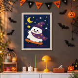 Tableau punch needle fantôme à la baguette étoilée accroché au mur dans une déco d'Halloween