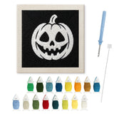 Contenu du kit punch needle Halloween potiron blanc : toile sur cadre, aiguilles et fils de laine