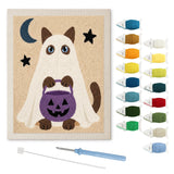 Contenu du kit punch needle siamois fantôme : toile sur cadre, aiguilles et fils de laine