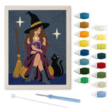 Contenu du kit punch needle sorcière prune : toile sur cadre, aiguilles et fils de laine