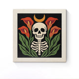 Punch Needle Halloween Squelette Arums : tableau brodé terminé sur son cadre