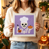 Tableau punch needle squelette chef tenu en main pour montrer sa taille