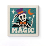 Punch Needle Halloween Squelette Magie : tableau brodé terminé sur son cadre