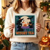 Tableau punch needle thé de sorcière tenu en main pour montrer sa taille