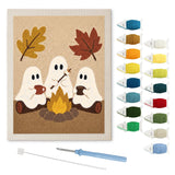 Contenu du kit punch needle trio de fantômes : toile sur cadre, aiguilles et fils de laine