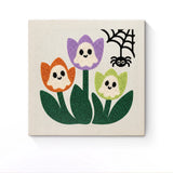 Punch Needle Halloween Tulipes Fantômes : tableau brodé terminé sur son cadre