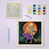 Toile imprimée numérotée et tableau punch needle valse macabre terminé